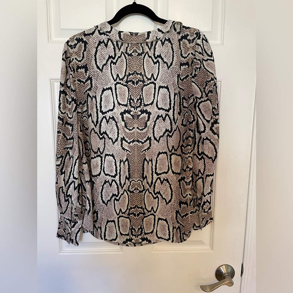 Nwot Cabi Python Design Size Small Blouse. - image 4